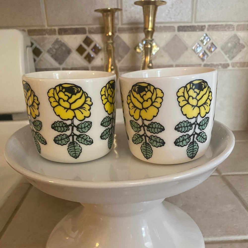 Rare set of Marimekko Vihike Loose Yellow latte cups.